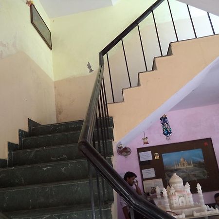 Hotel Viren Plaza Agra  Bagian luar foto