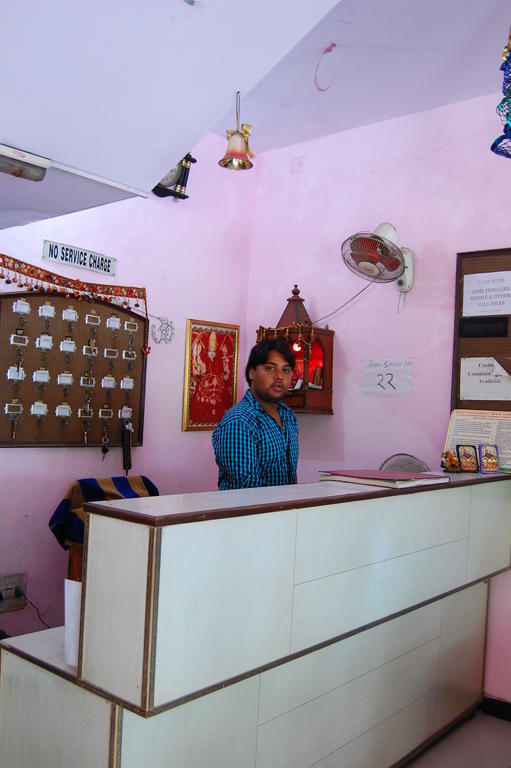 Hotel Viren Plaza Agra  Bagian luar foto