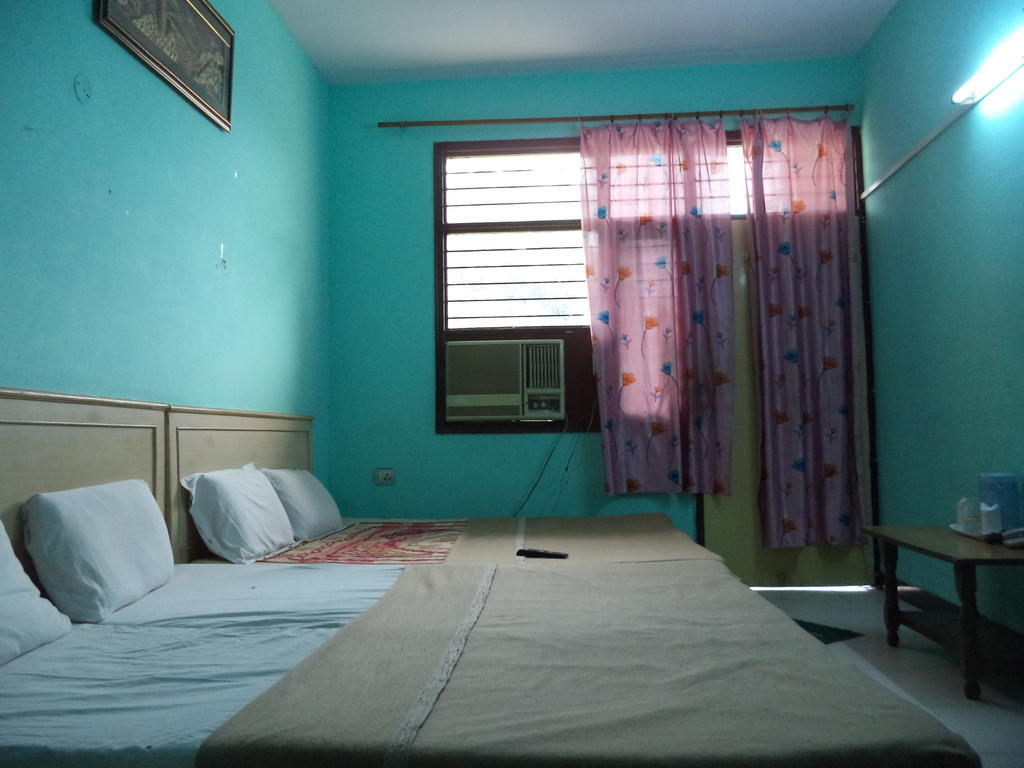 Hotel Viren Plaza Agra  Bagian luar foto
