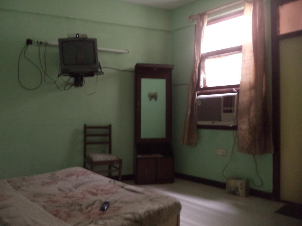 Hotel Viren Plaza Agra  Bagian luar foto
